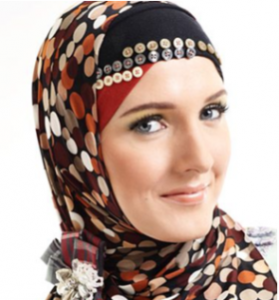 dahi lebar nonong 279x300 Tips Memilih Jilbab Yang Sesuai Dengan Bentuk Wajah Anda